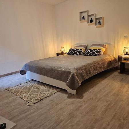 Joli Appartement En Face De Lac 楠蒂阿 外观 照片
